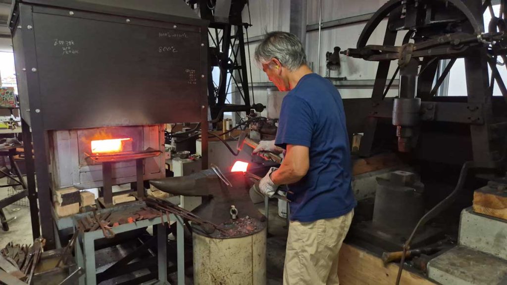 Tanaka Katsuto working