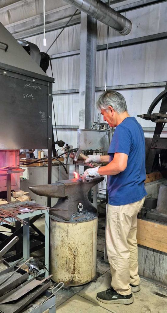Tanaka Katsuto working